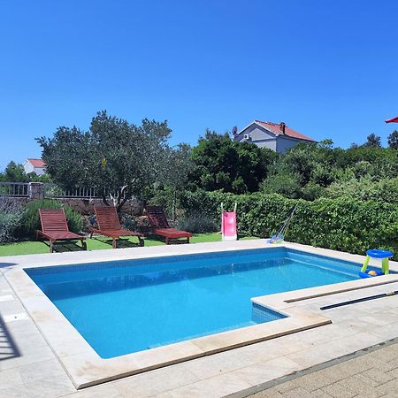 Holiday House Nena With Pool Vinišće エクステリア 写真