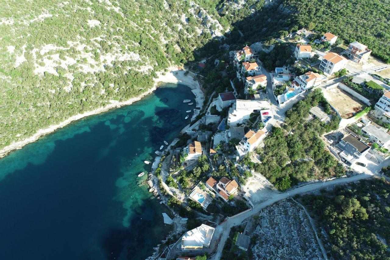 Holiday House Nena With Pool Vinišće エクステリア 写真