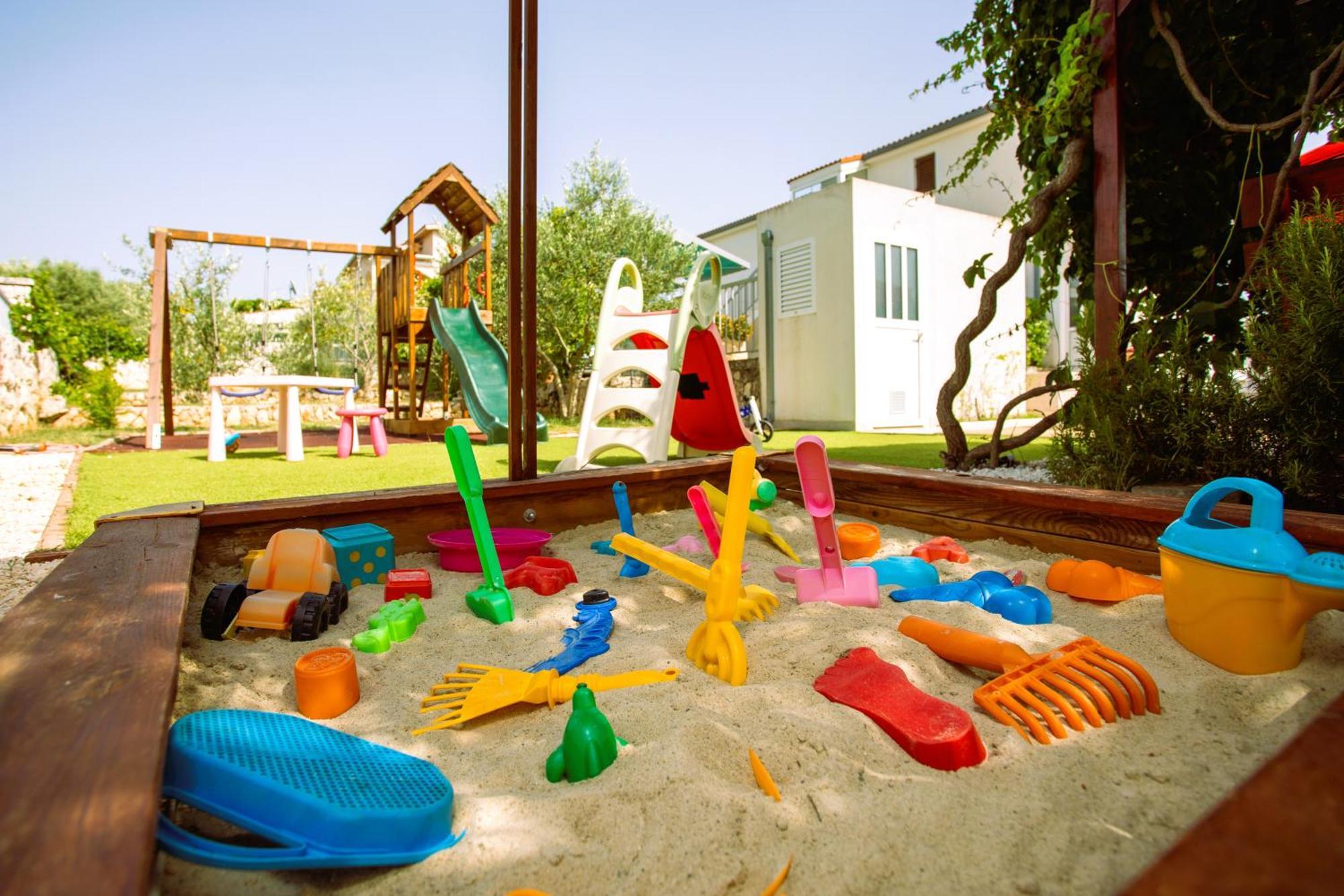 Holiday House Nena With Pool Vinišće エクステリア 写真