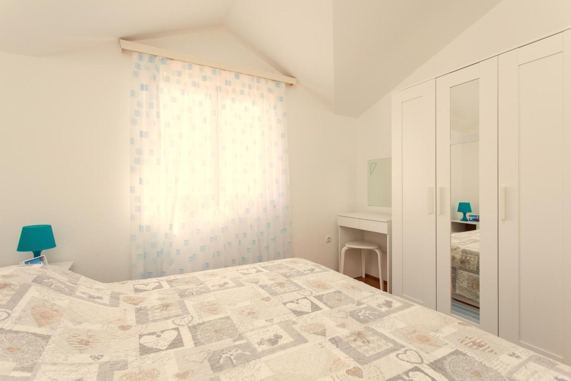 Holiday House Nena With Pool Vinišće エクステリア 写真