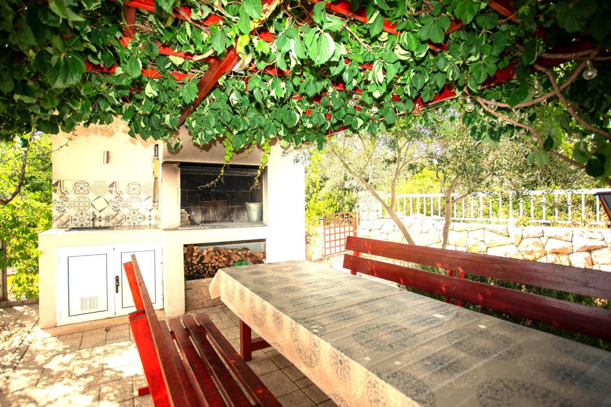 Holiday House Nena With Pool Vinišće エクステリア 写真