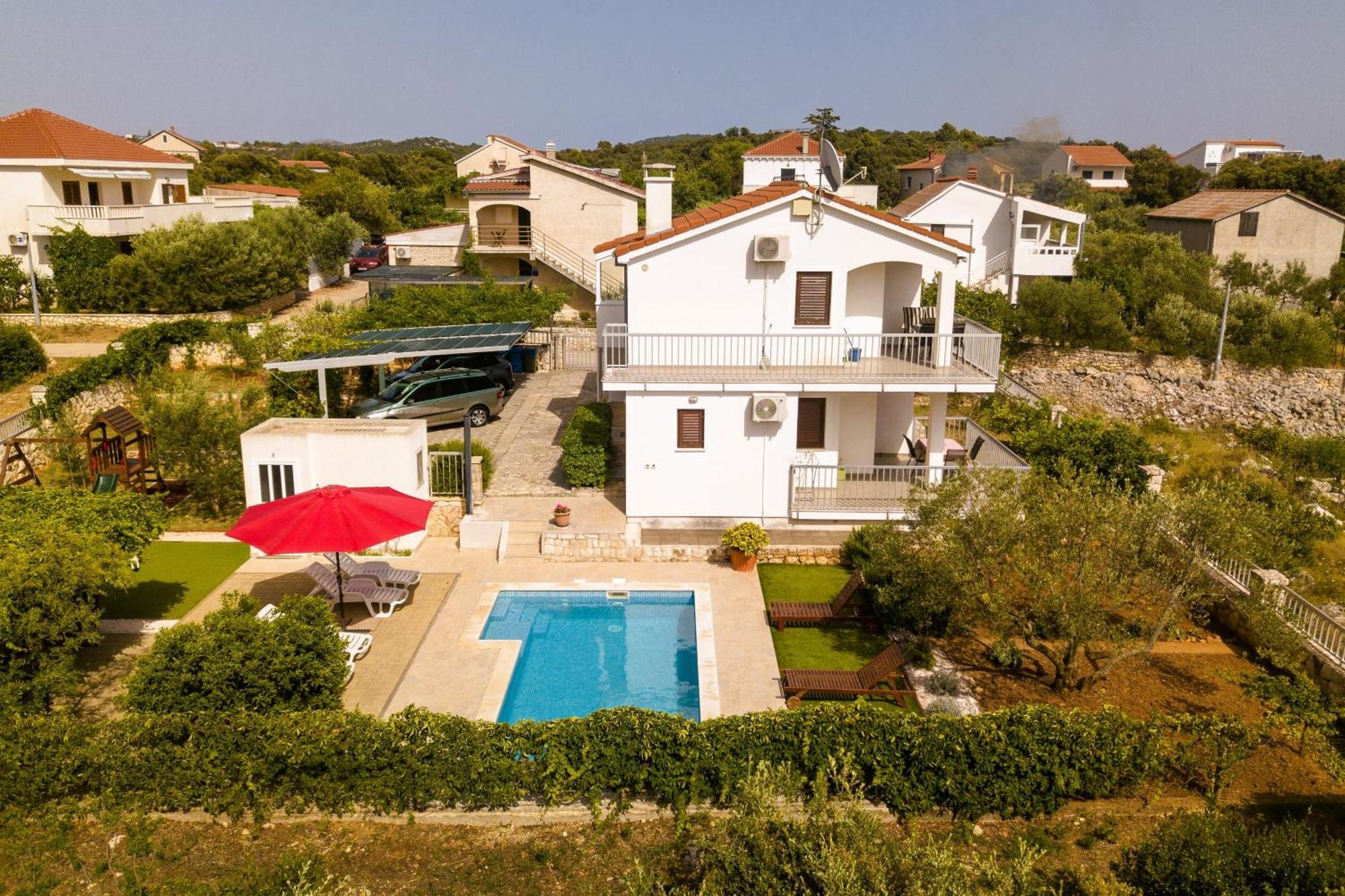 Holiday House Nena With Pool Vinišće エクステリア 写真